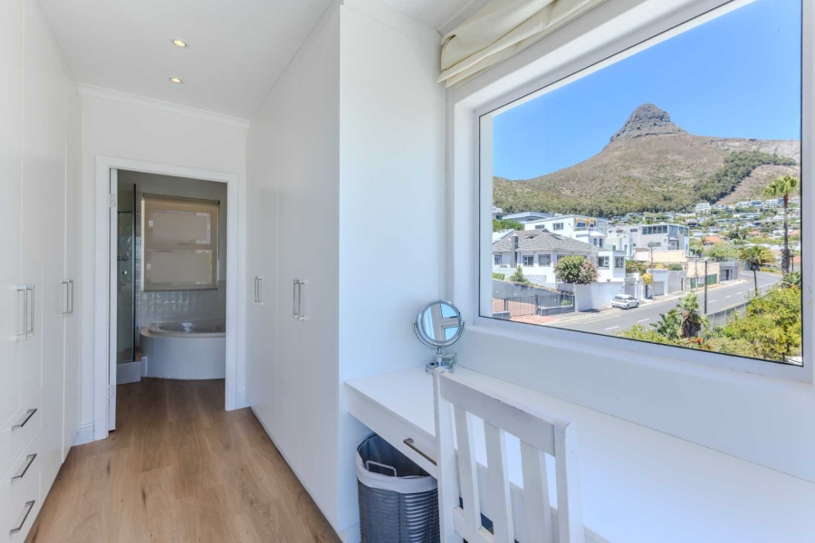 To Let 4 Bedroom Property for Rent in Fresnaye Western Cape